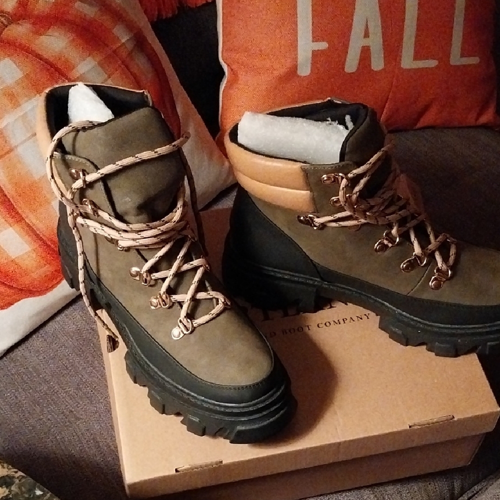 Portland Boots. New In Box. Size 10